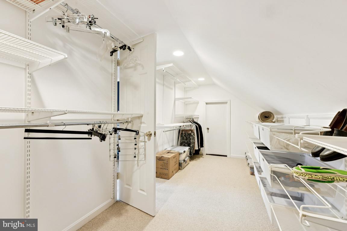 CLARKES LANDING - Residential