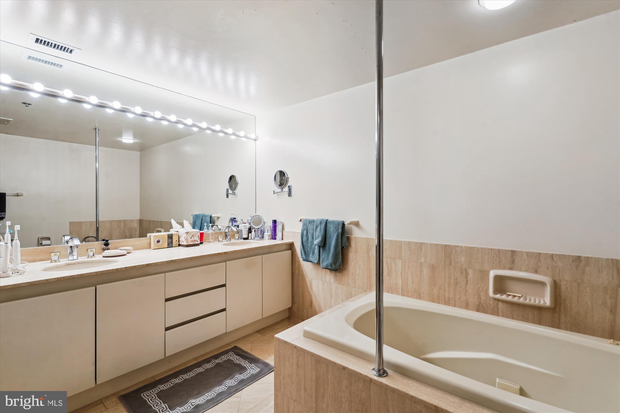 SOMERSET HOUSE 2 - Residential