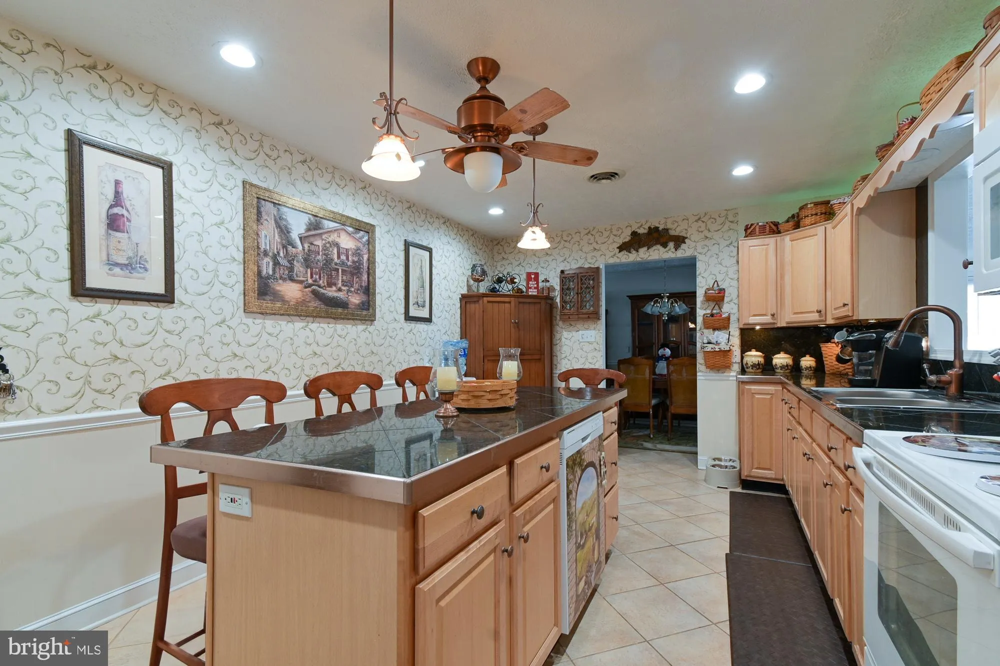 Martinsburg, West Virginia 25401, United States, 4 Bedrooms Bedrooms, ,4 BathroomsBathrooms,Residential,Active,14431