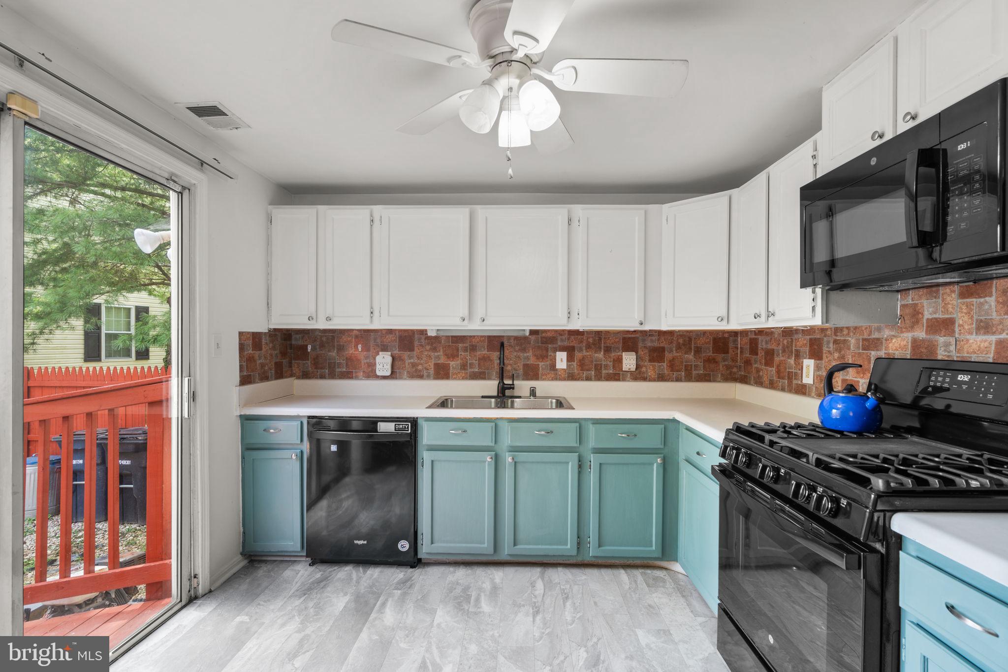 HUTCHINSON COMMONS - Residential