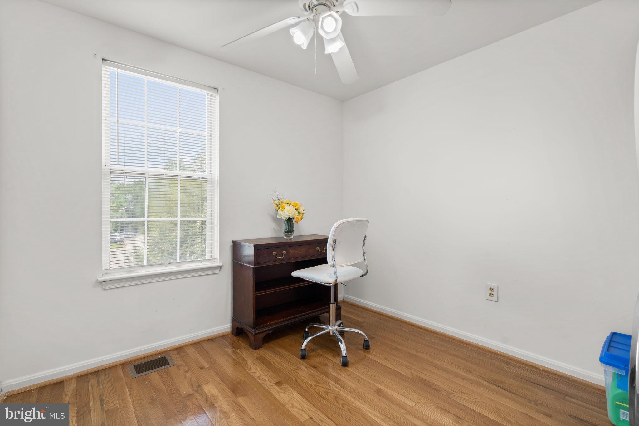 HUTCHINSON COMMONS - Residential