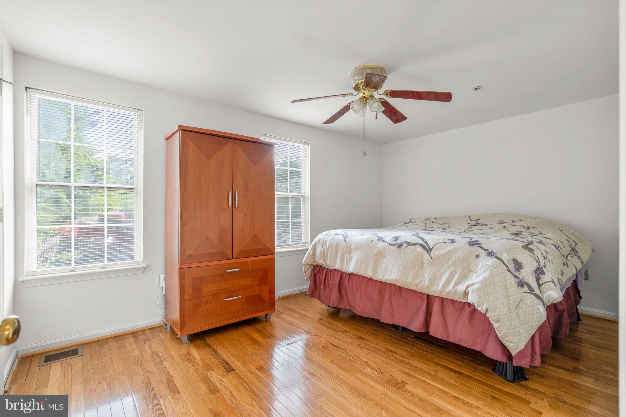 HUTCHINSON COMMONS - Residential