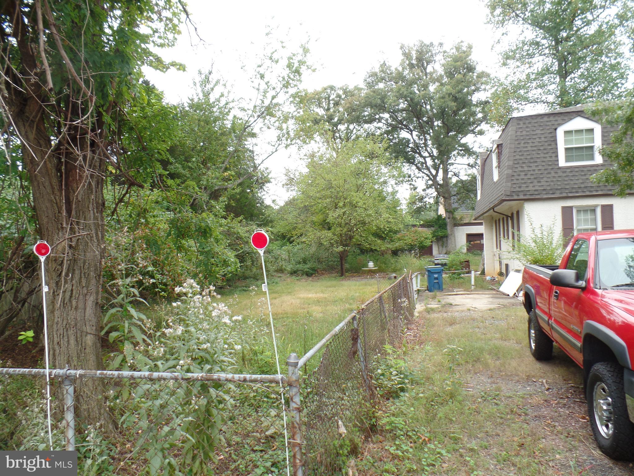 2207 SANDBURG STREET