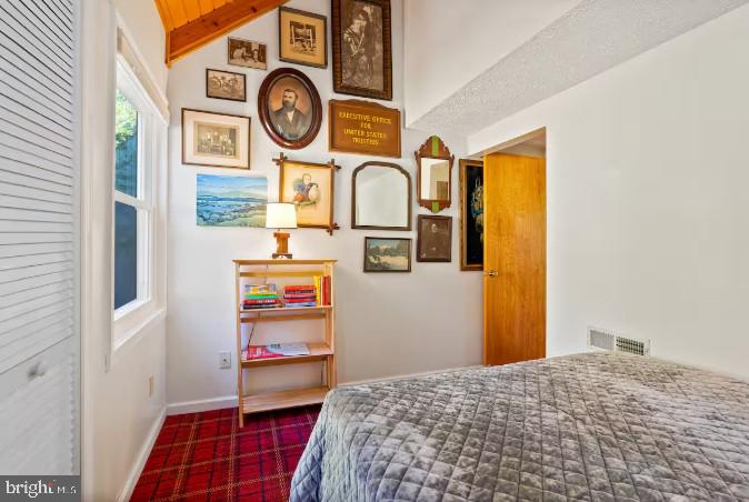 LAKEVIEW PEDESTAL - Residential