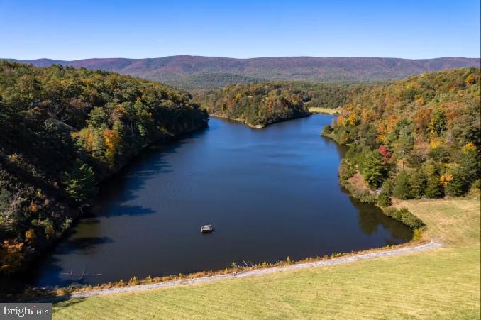 LAKEVIEW PEDESTAL - Residential