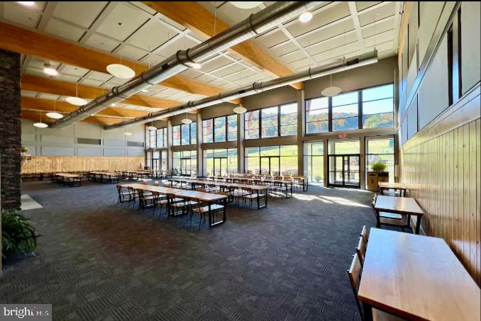 LAKEVIEW PEDESTAL - Residential