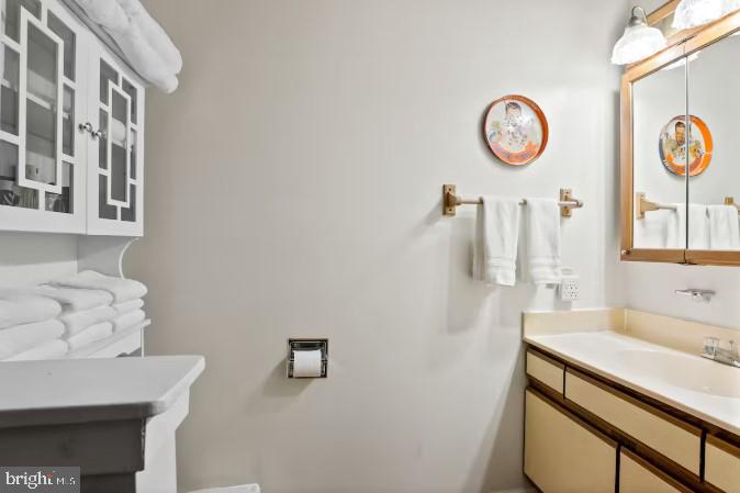 LAKEVIEW PEDESTAL - Residential