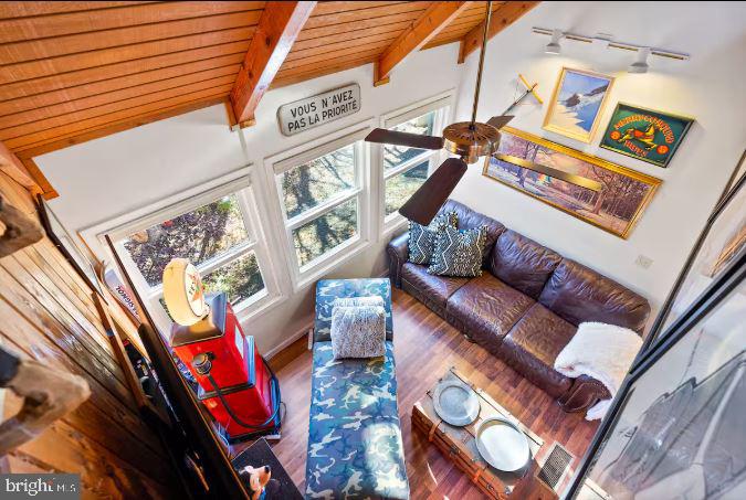 LAKEVIEW PEDESTAL - Residential