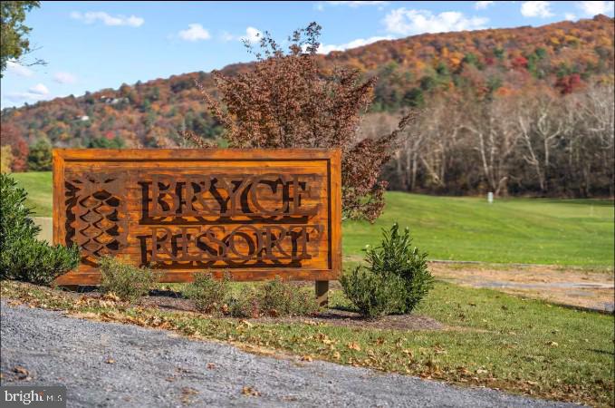 LAKEVIEW PEDESTAL - Residential