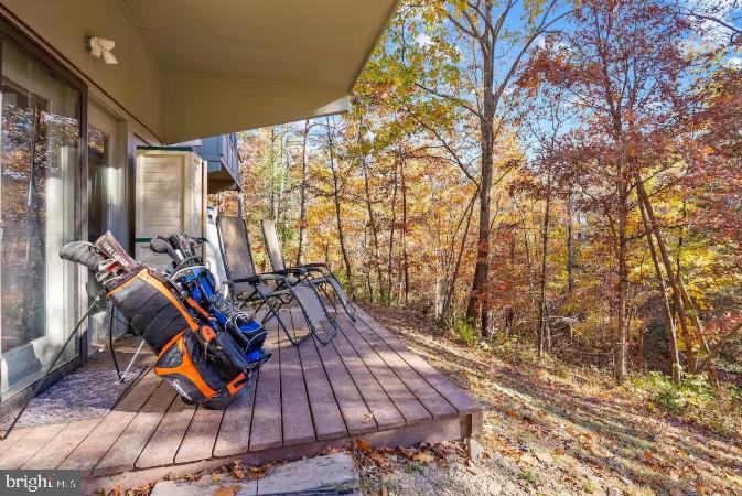 LAKEVIEW PEDESTAL - Residential