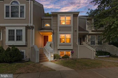 6121 STONEPATH CIRCLE CENTREVILLE VA 20120