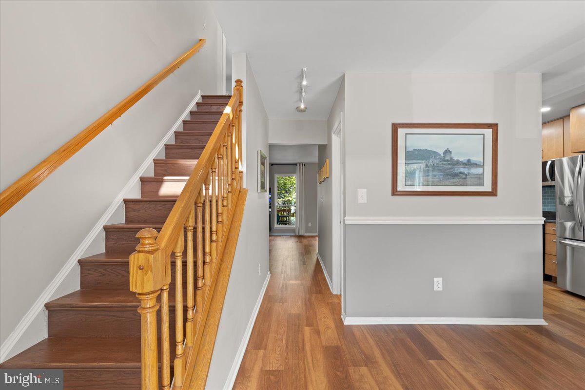 6121 STONEPATH CIRCLE