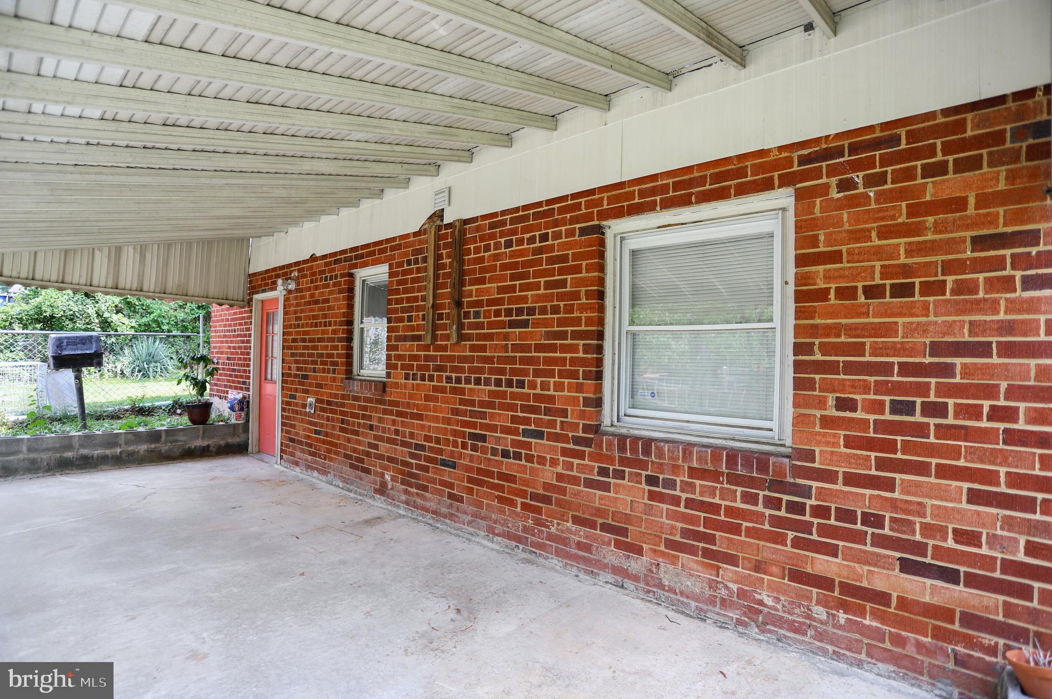 NEW CARROLLTON - Residential