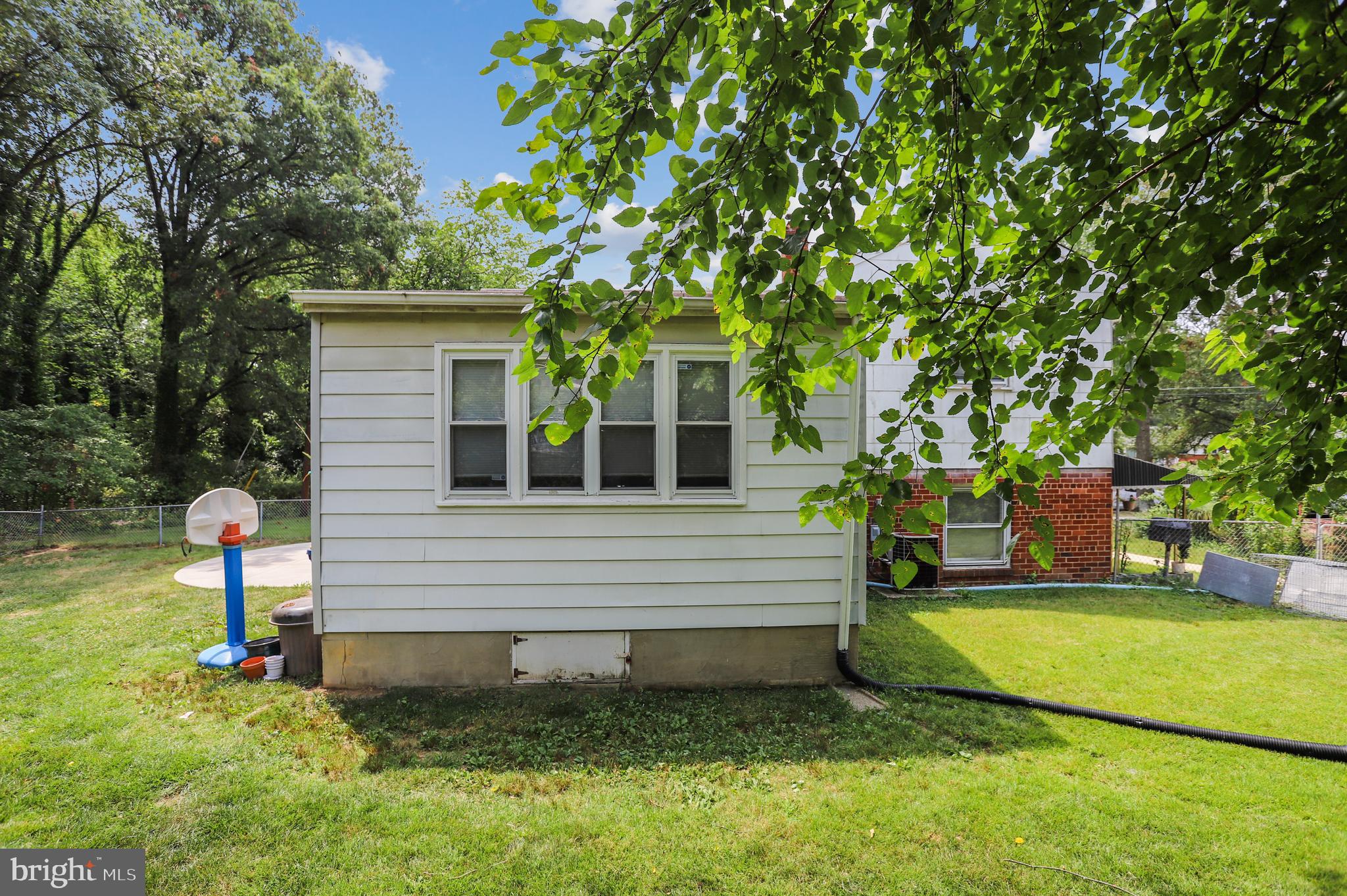 NEW CARROLLTON - Residential