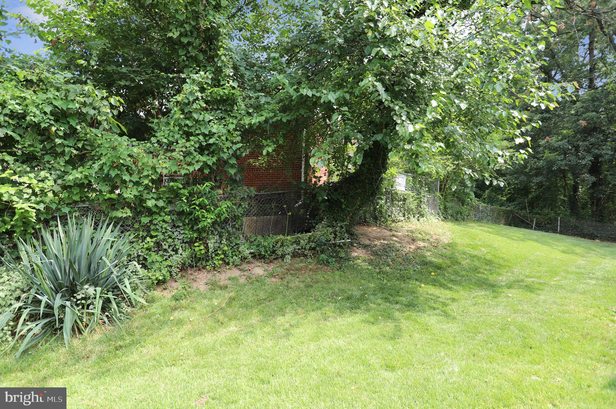 NEW CARROLLTON - Residential