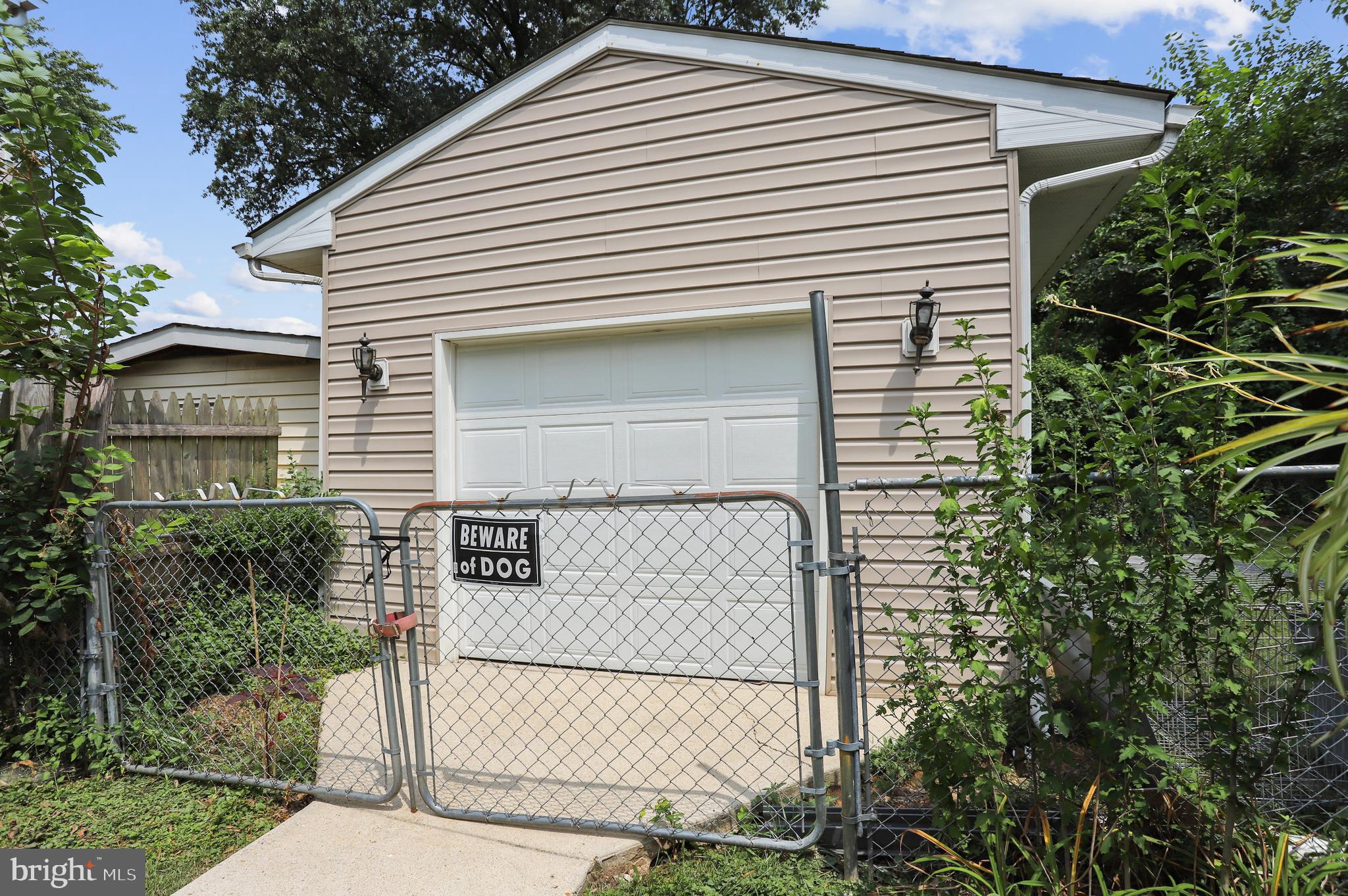 NEW CARROLLTON - Residential