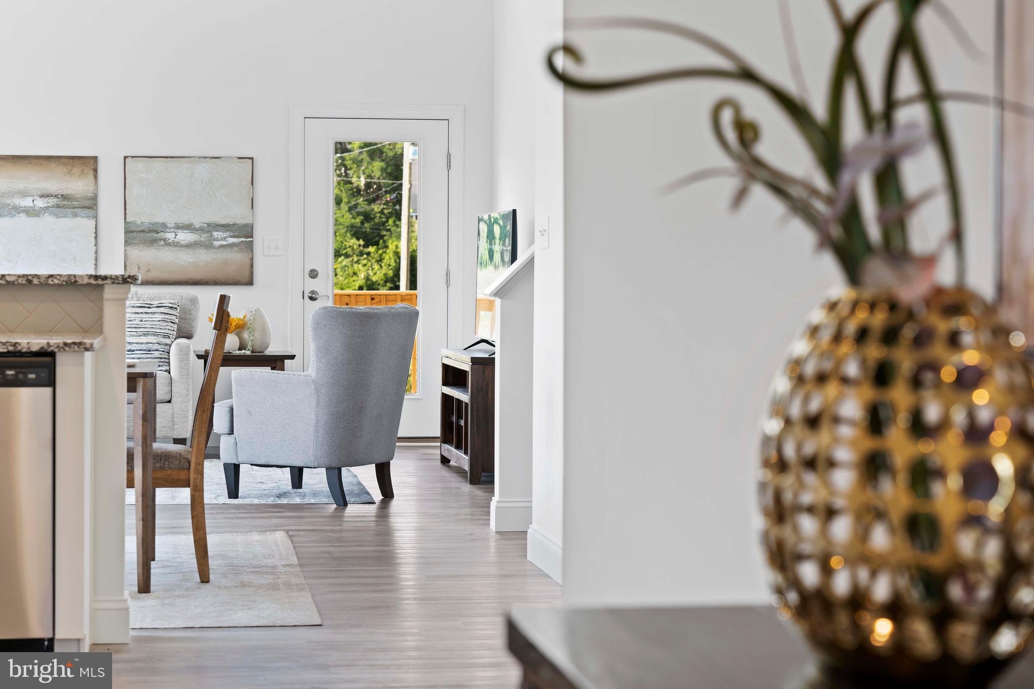 AUTUMN CHASE - Residential