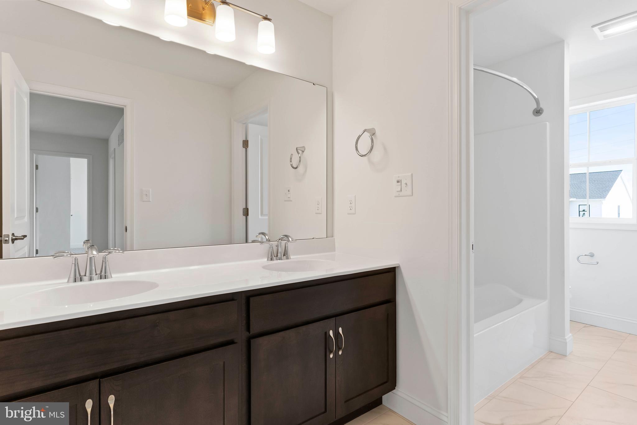 AUTUMN CHASE - Residential