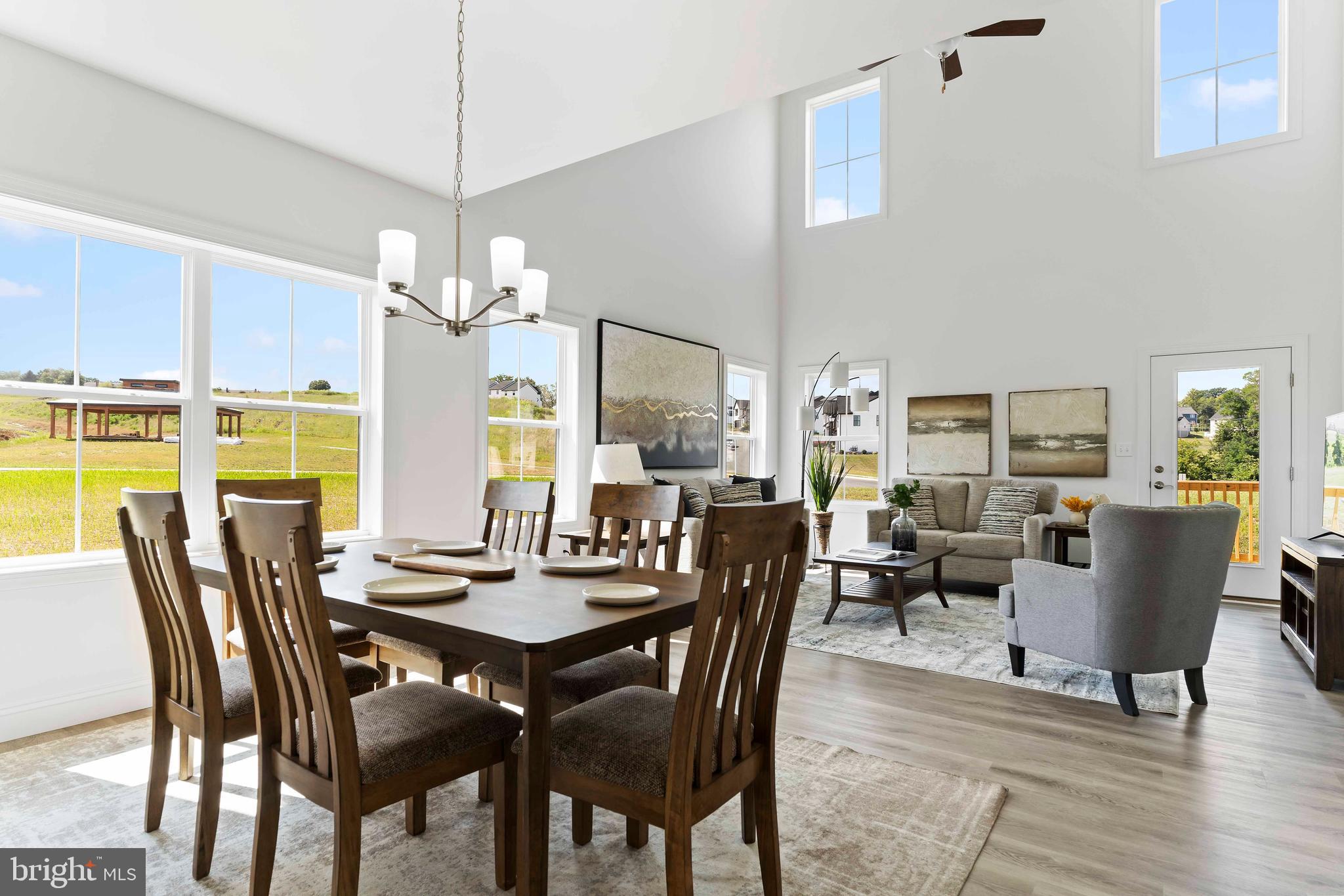 AUTUMN CHASE - Residential