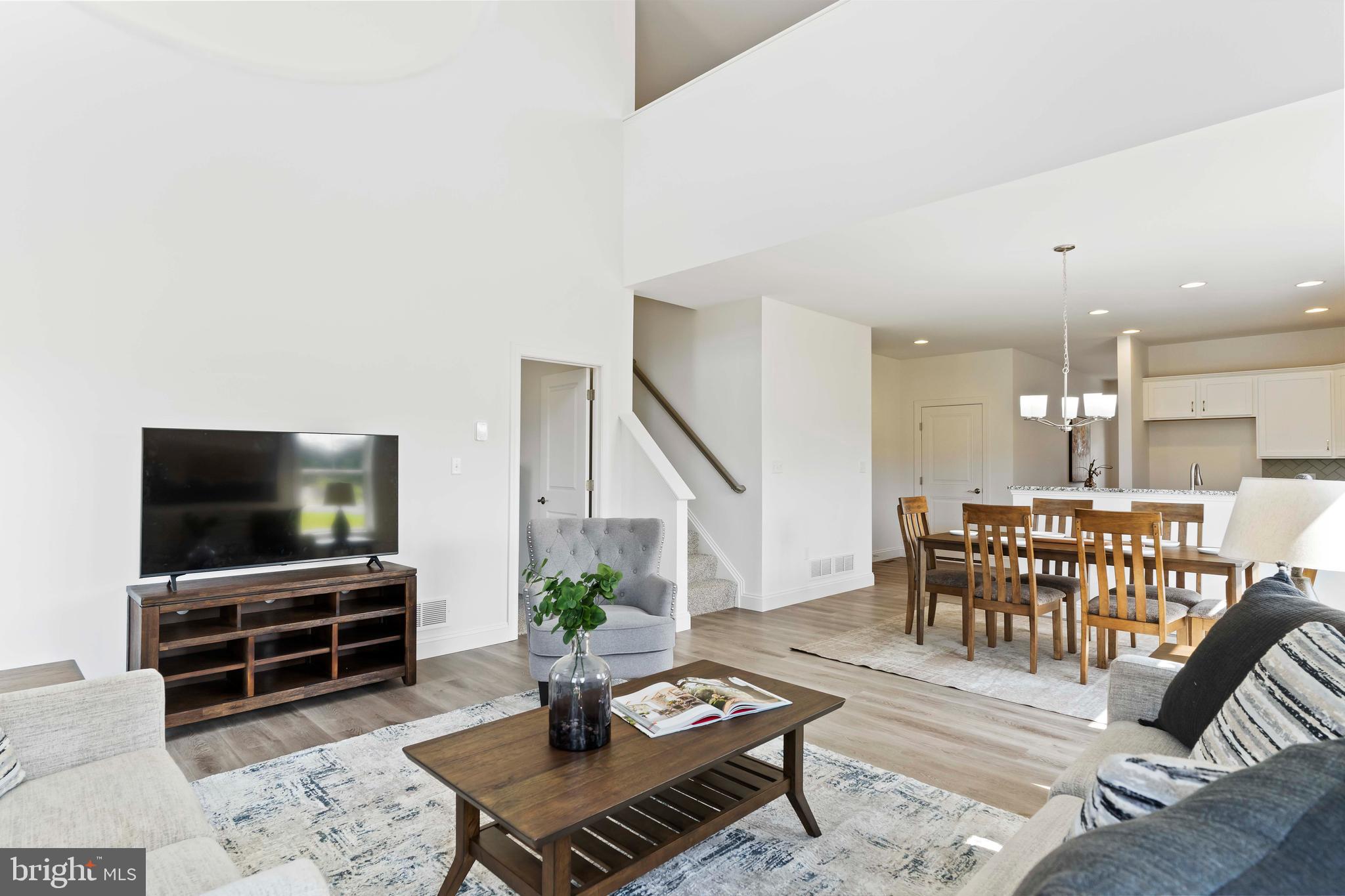 AUTUMN CHASE - Residential