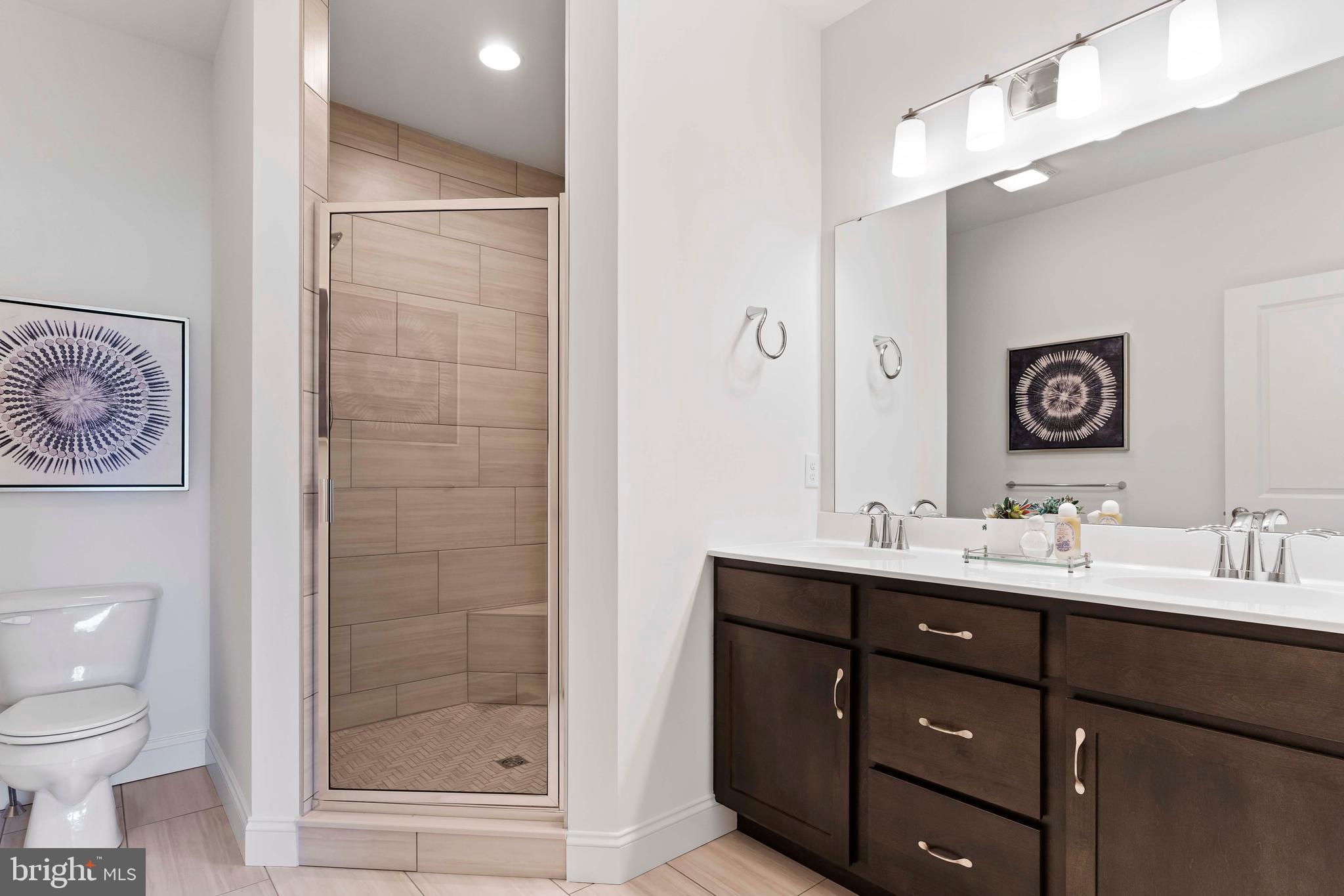 AUTUMN CHASE - Residential