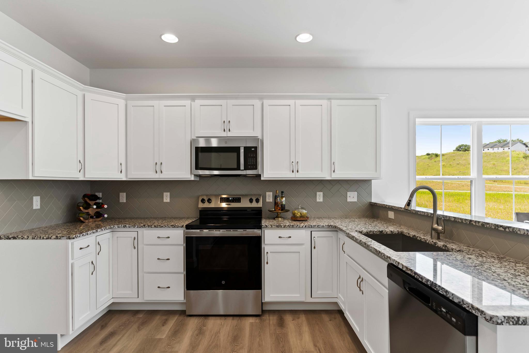 AUTUMN CHASE - Residential