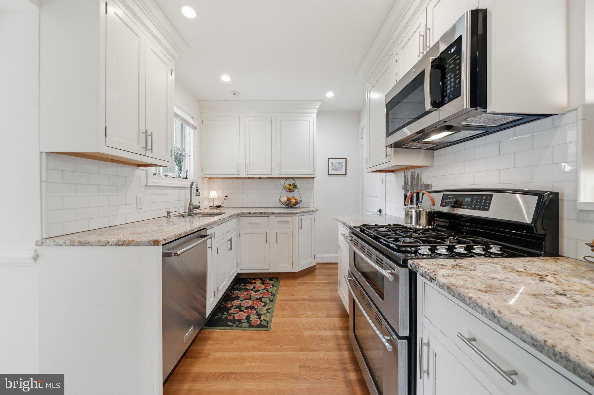 WAWASET PARK - Residential