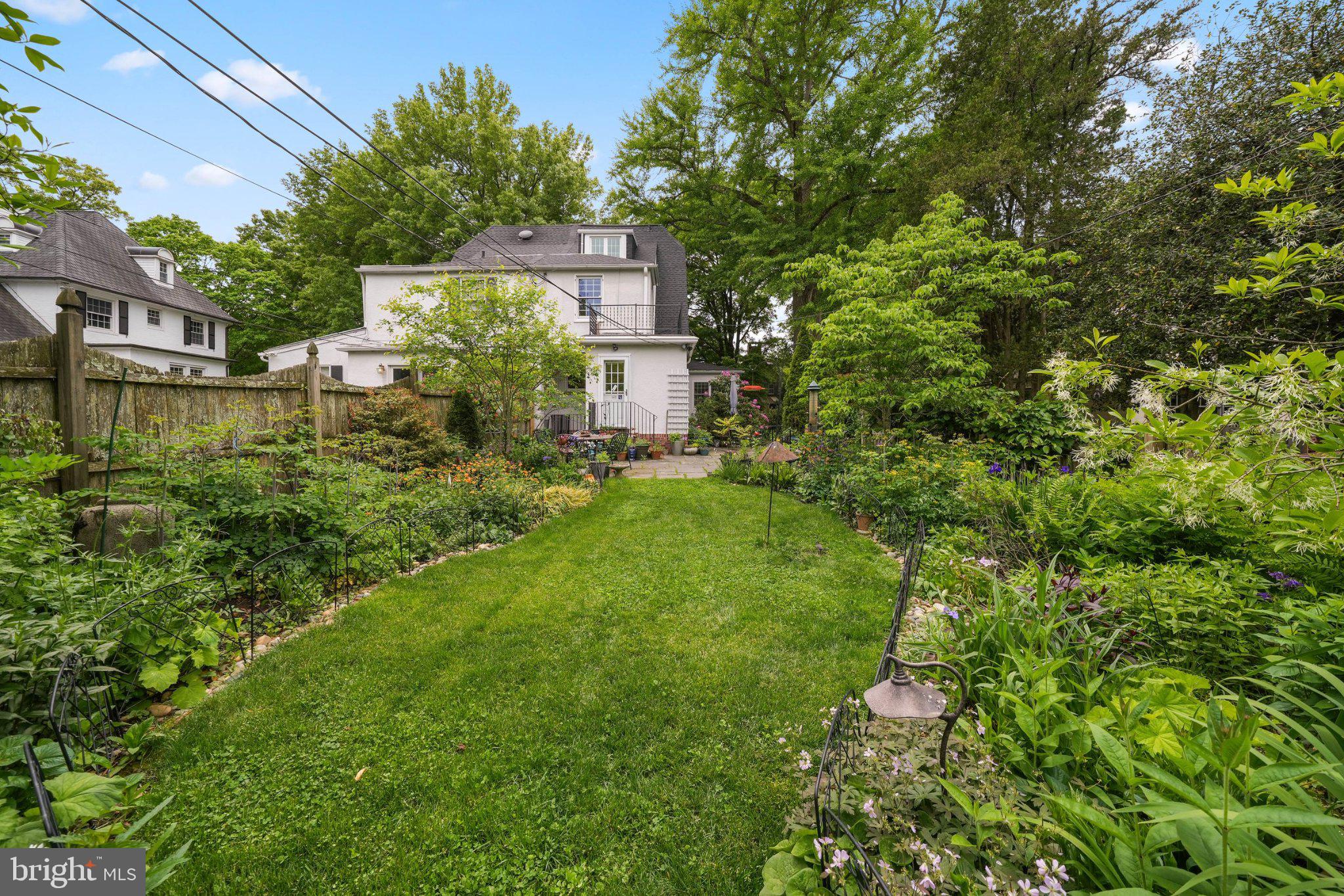 WAWASET PARK - Residential