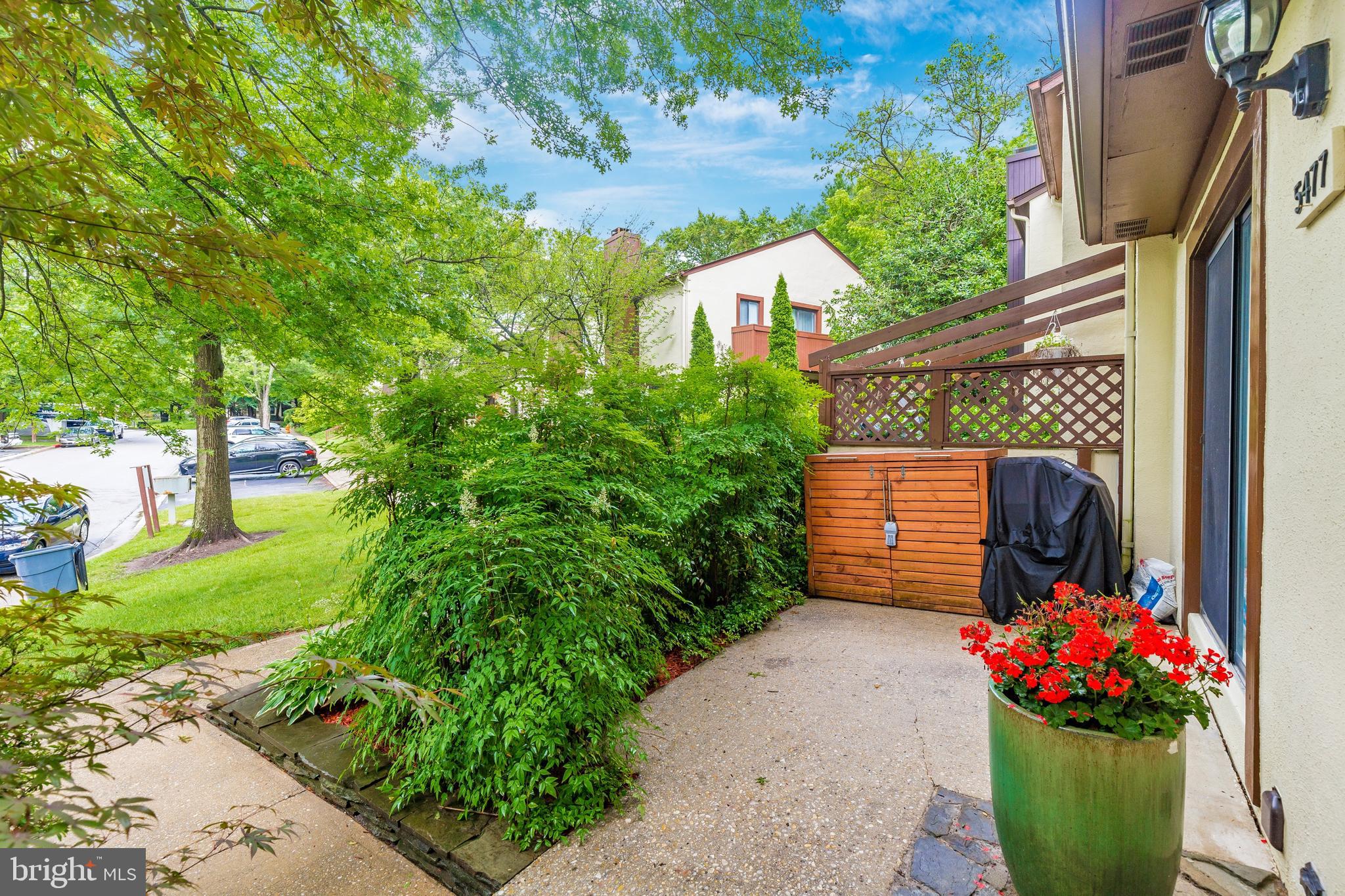 VILLAGE OF LONG REACH - Residential