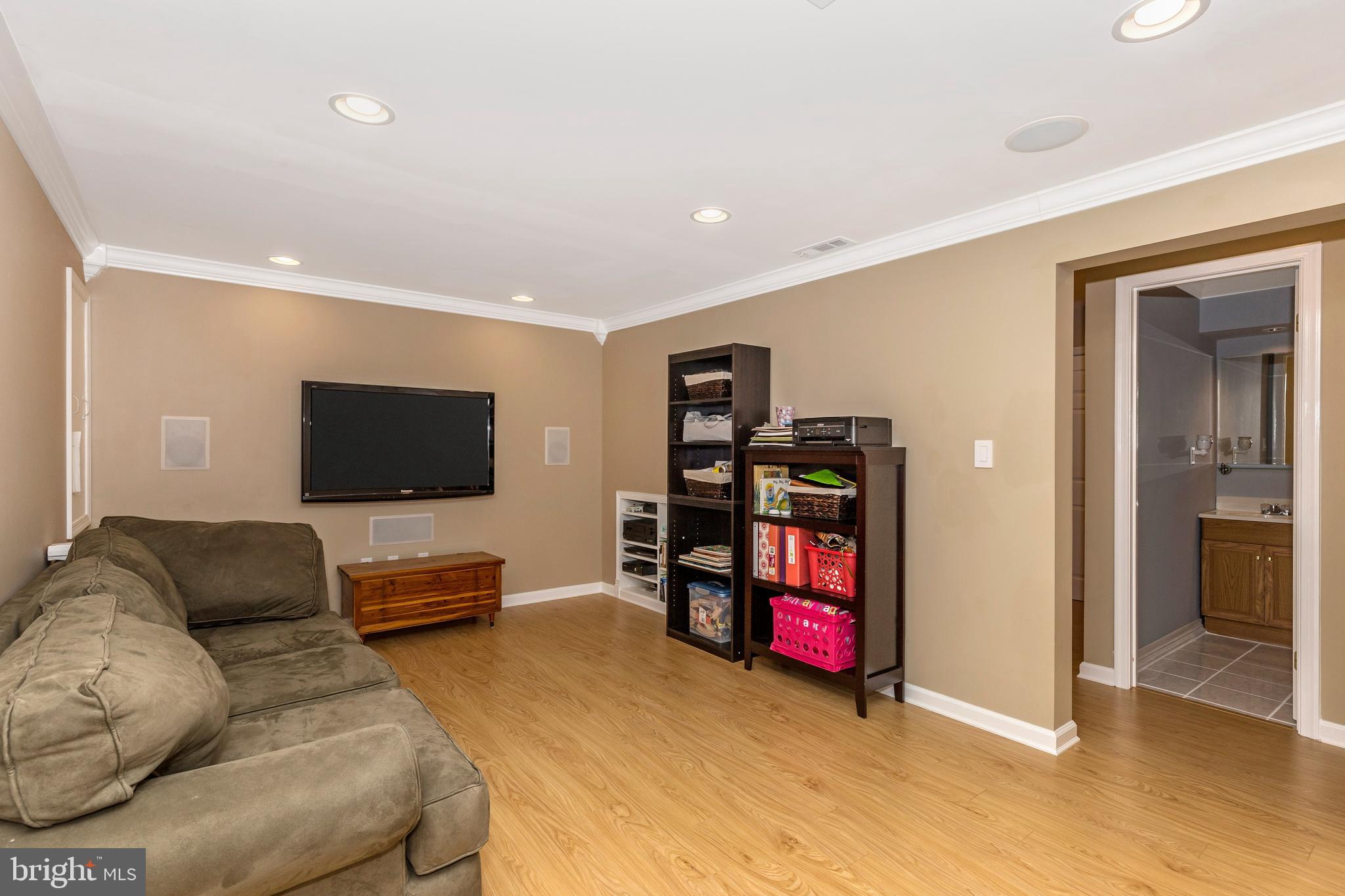 VILLAGE OF LONG REACH - Residential