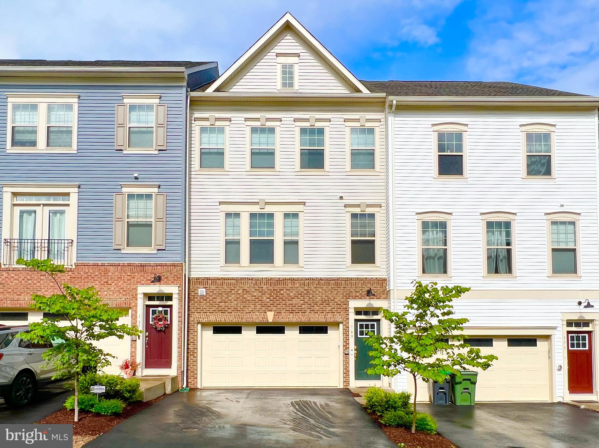 169 SHADED VALLEY COURT