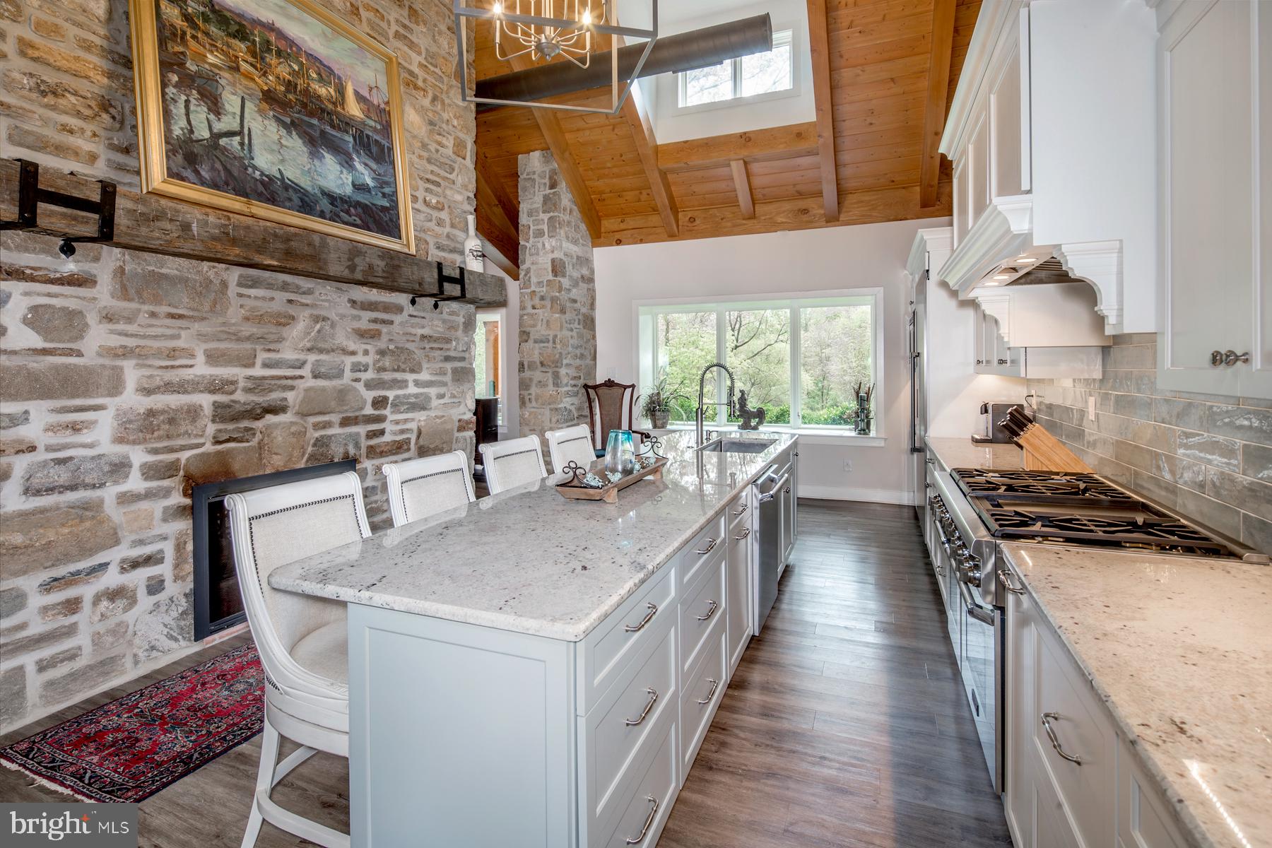 RADNOR HUNT - Residential Lease