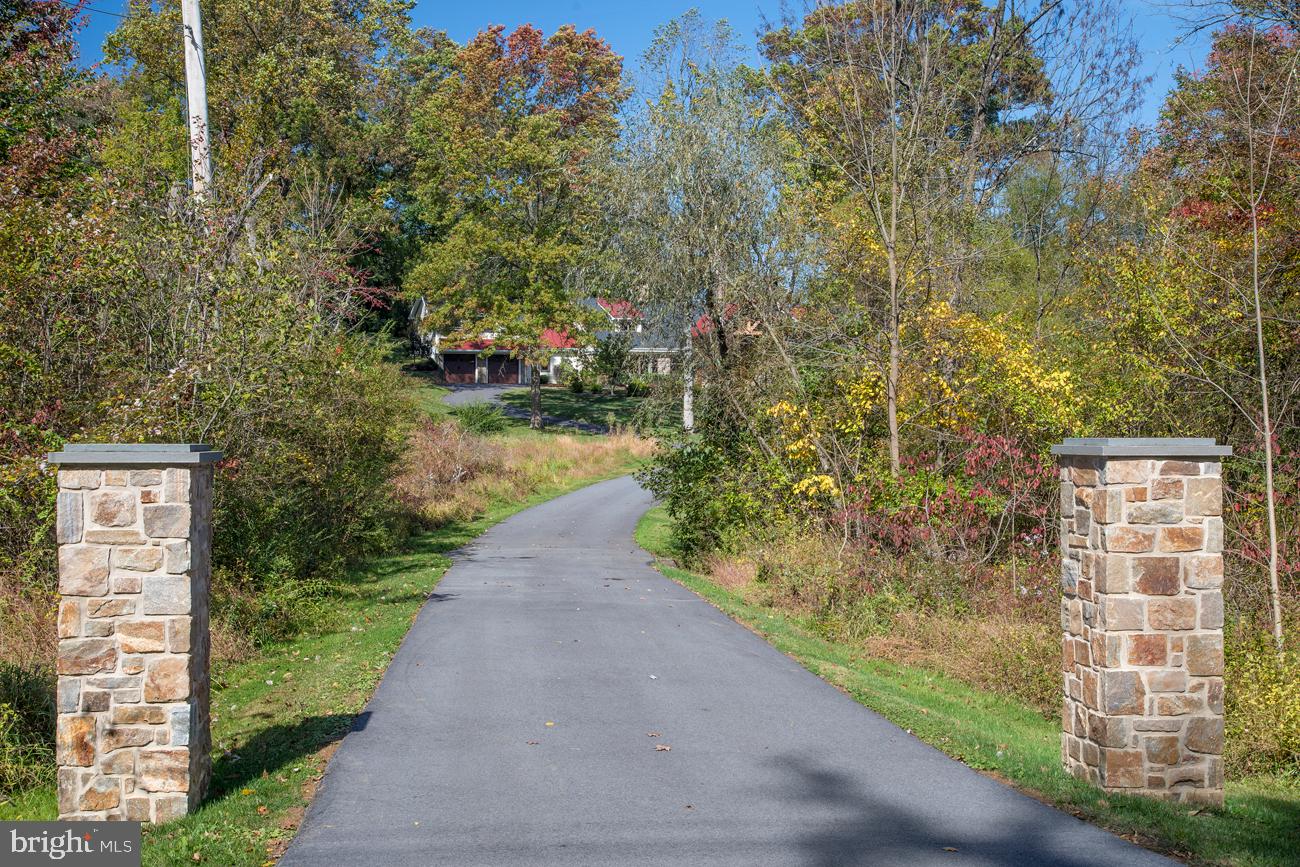 RADNOR HUNT - Residential Lease