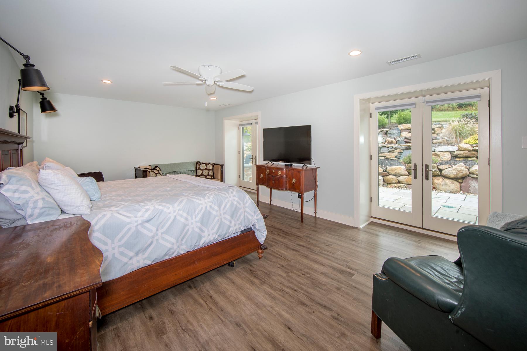 RADNOR HUNT - Residential Lease