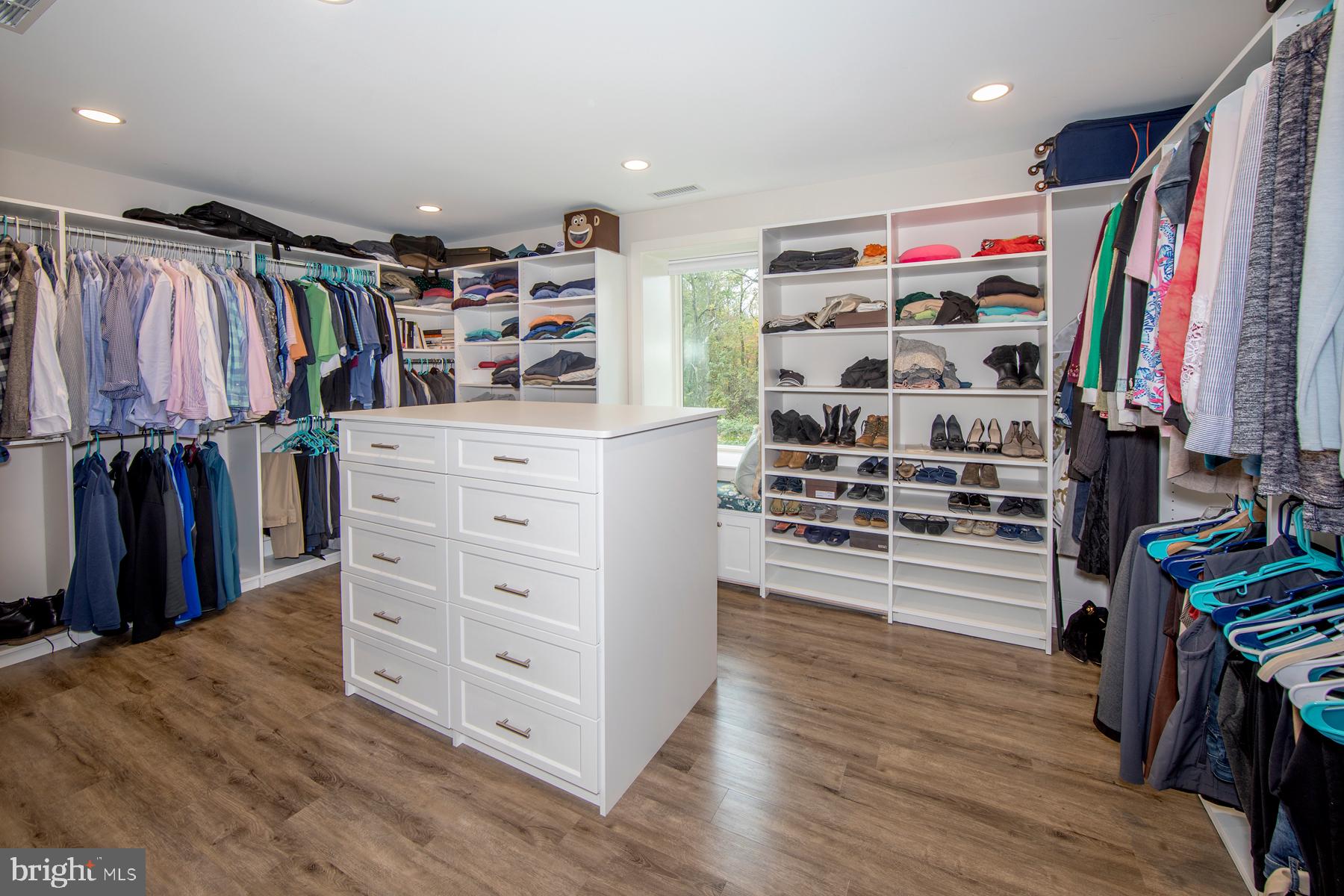 RADNOR HUNT - Residential Lease