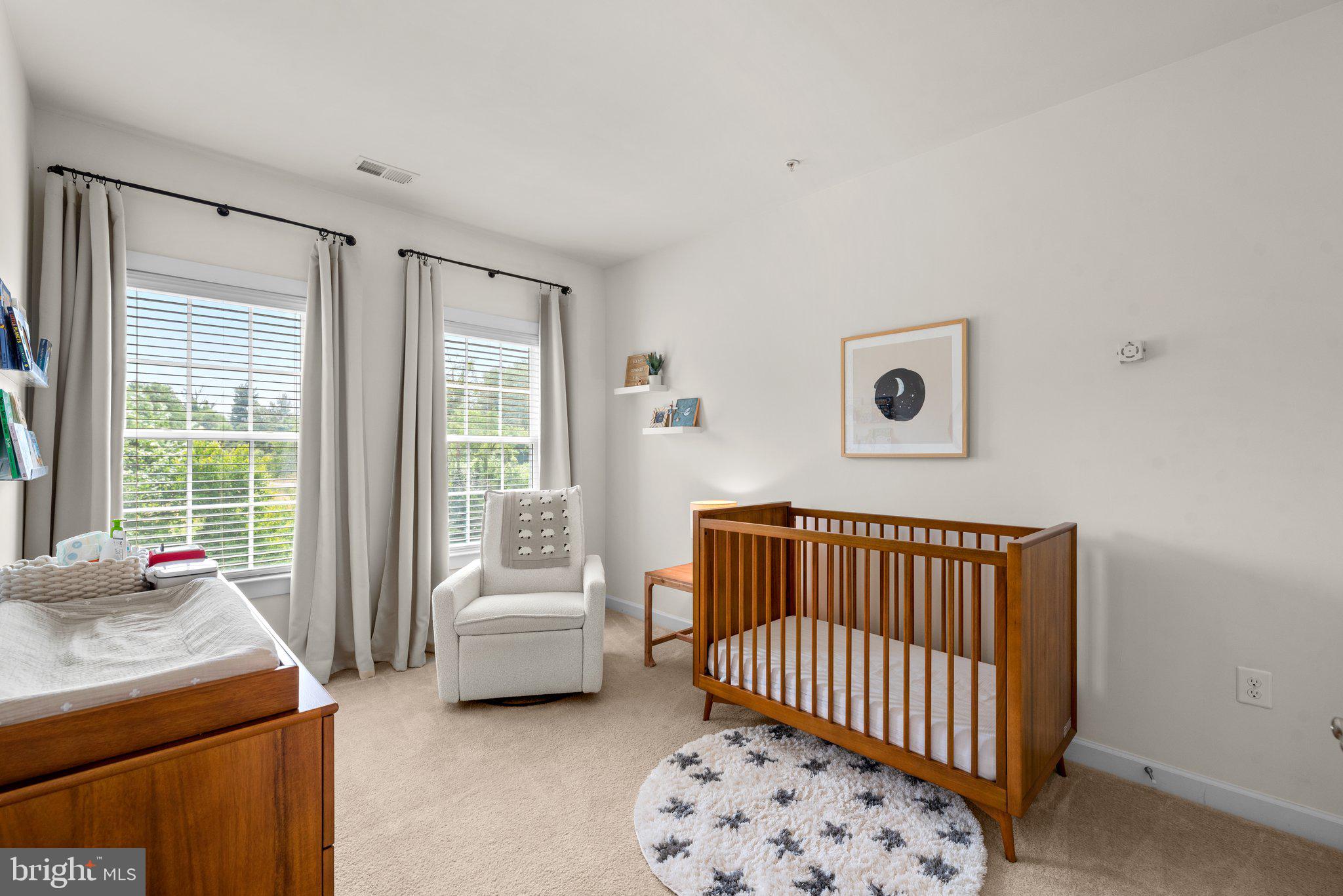 AUTUMN RIVER - Residential