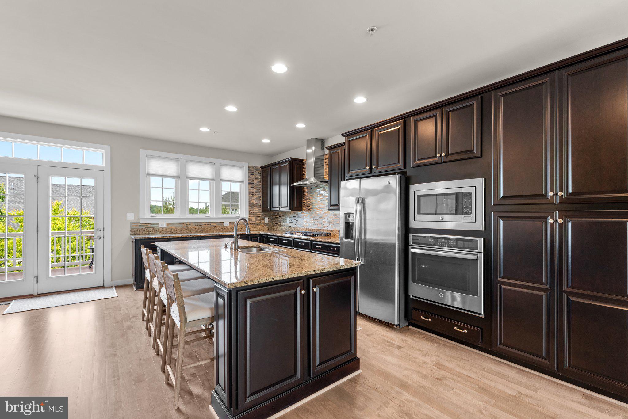 AUTUMN RIVER - Residential