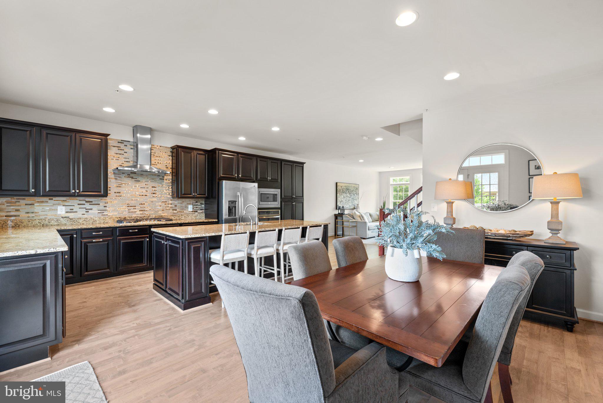 AUTUMN RIVER - Residential