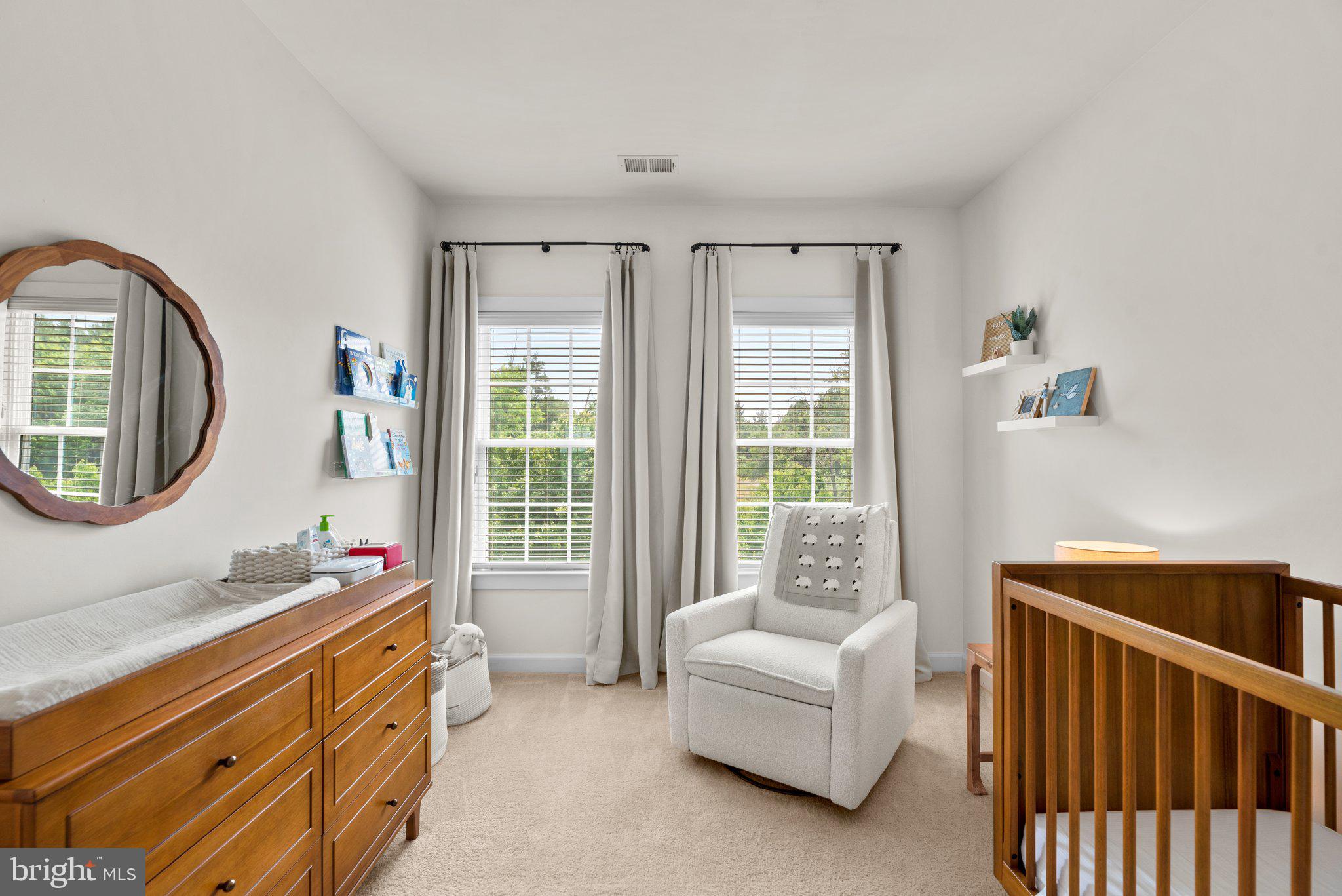 AUTUMN RIVER - Residential