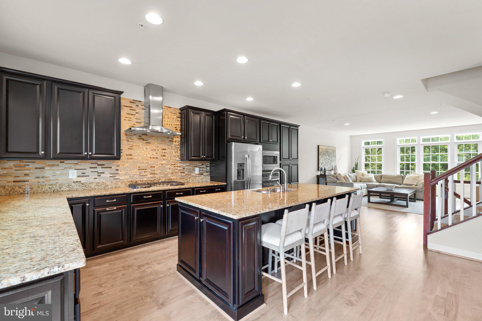 AUTUMN RIVER - Residential