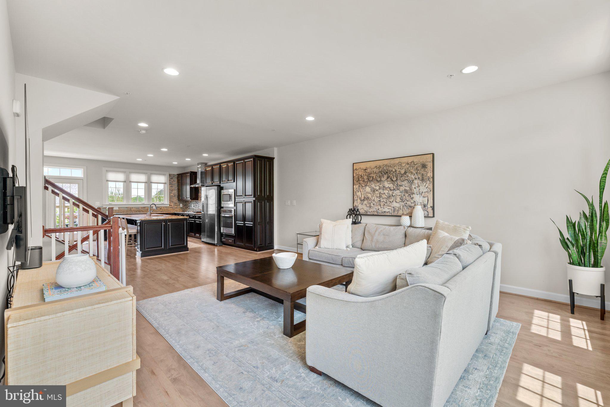 AUTUMN RIVER - Residential