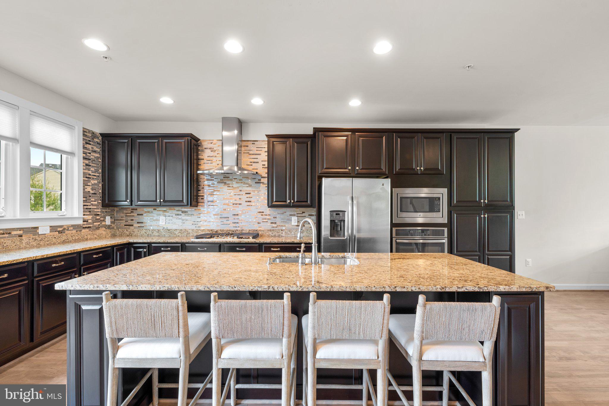 AUTUMN RIVER - Residential