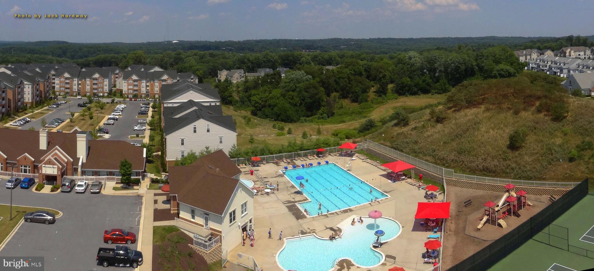AUTUMN RIVER - Residential