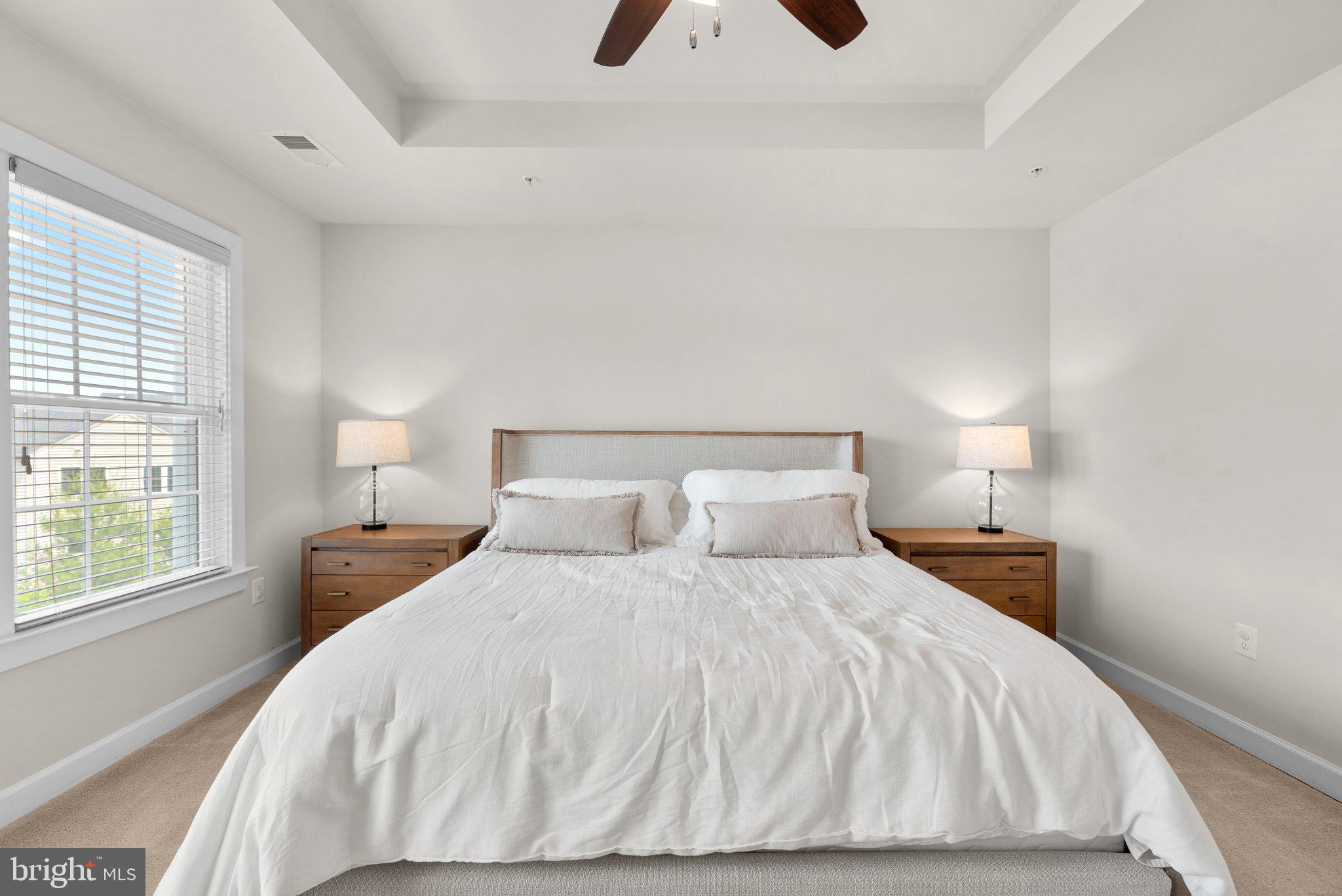 AUTUMN RIVER - Residential