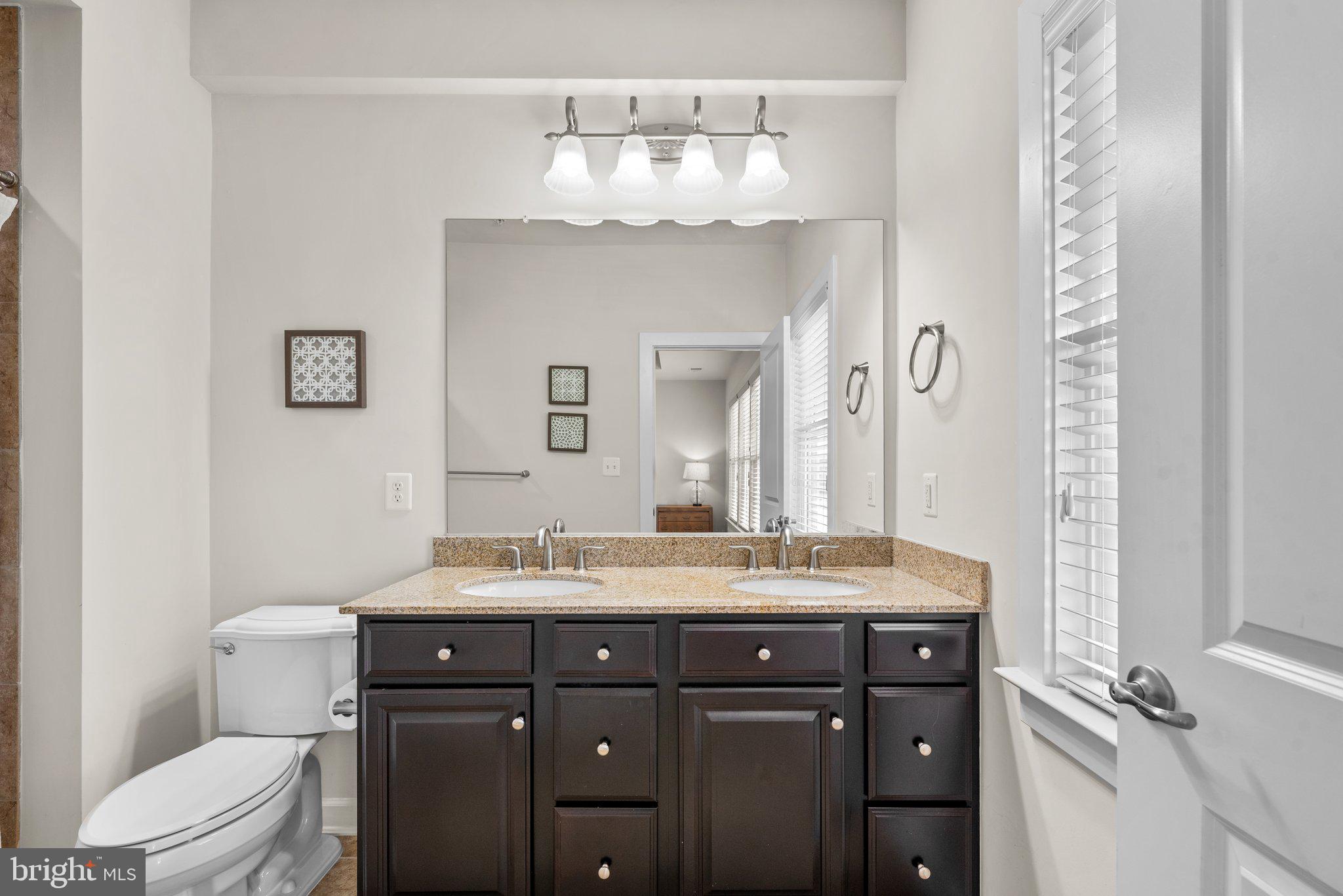 AUTUMN RIVER - Residential