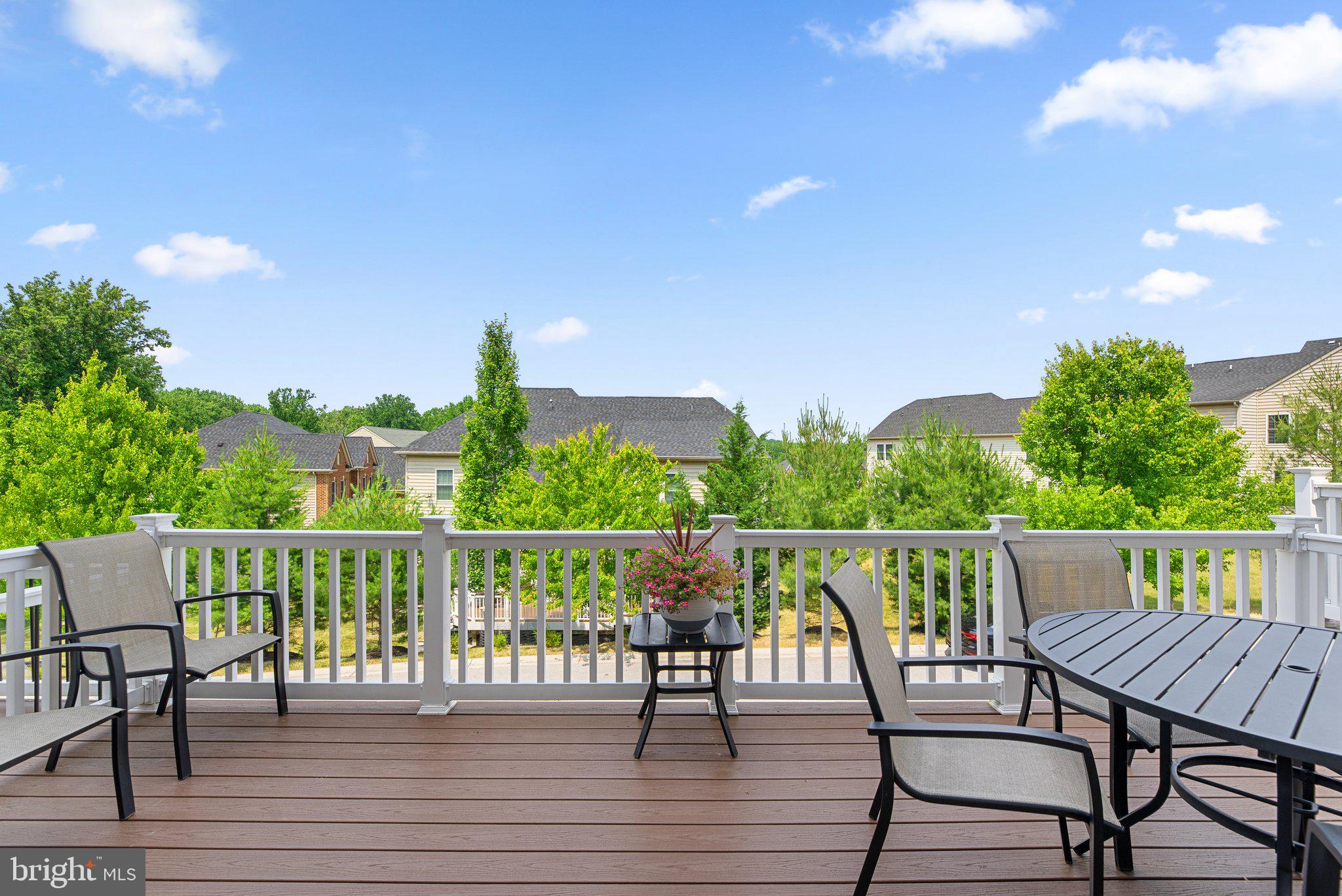 AUTUMN RIVER - Residential