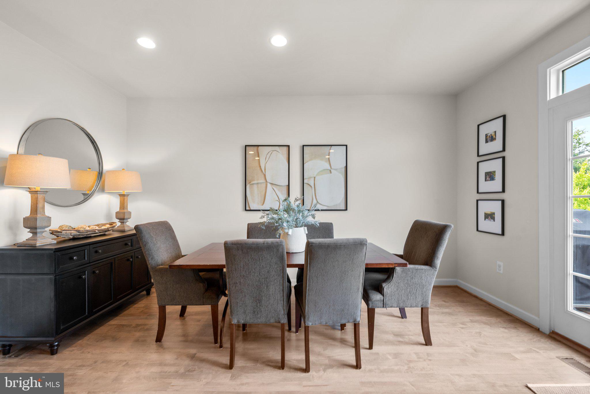 AUTUMN RIVER - Residential