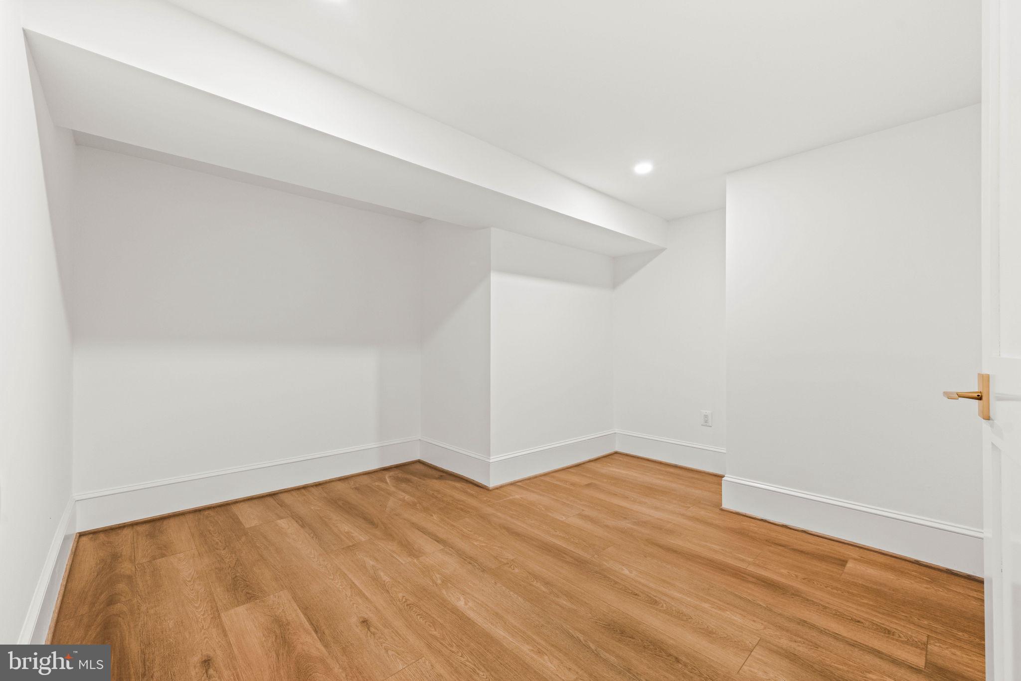 ROSEMONT - Residential