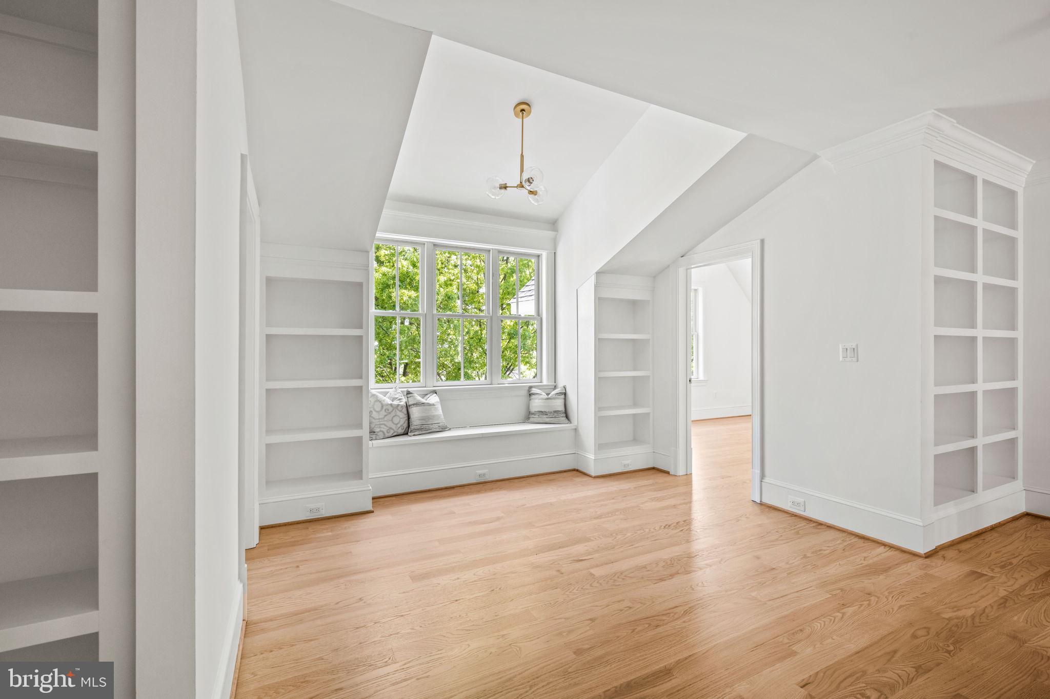 ROSEMONT - Residential