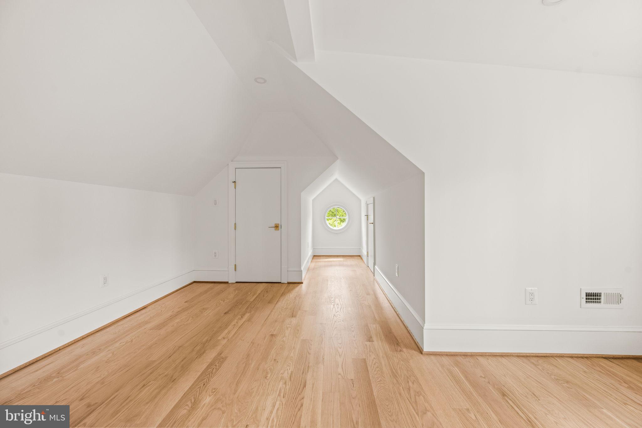 ROSEMONT - Residential